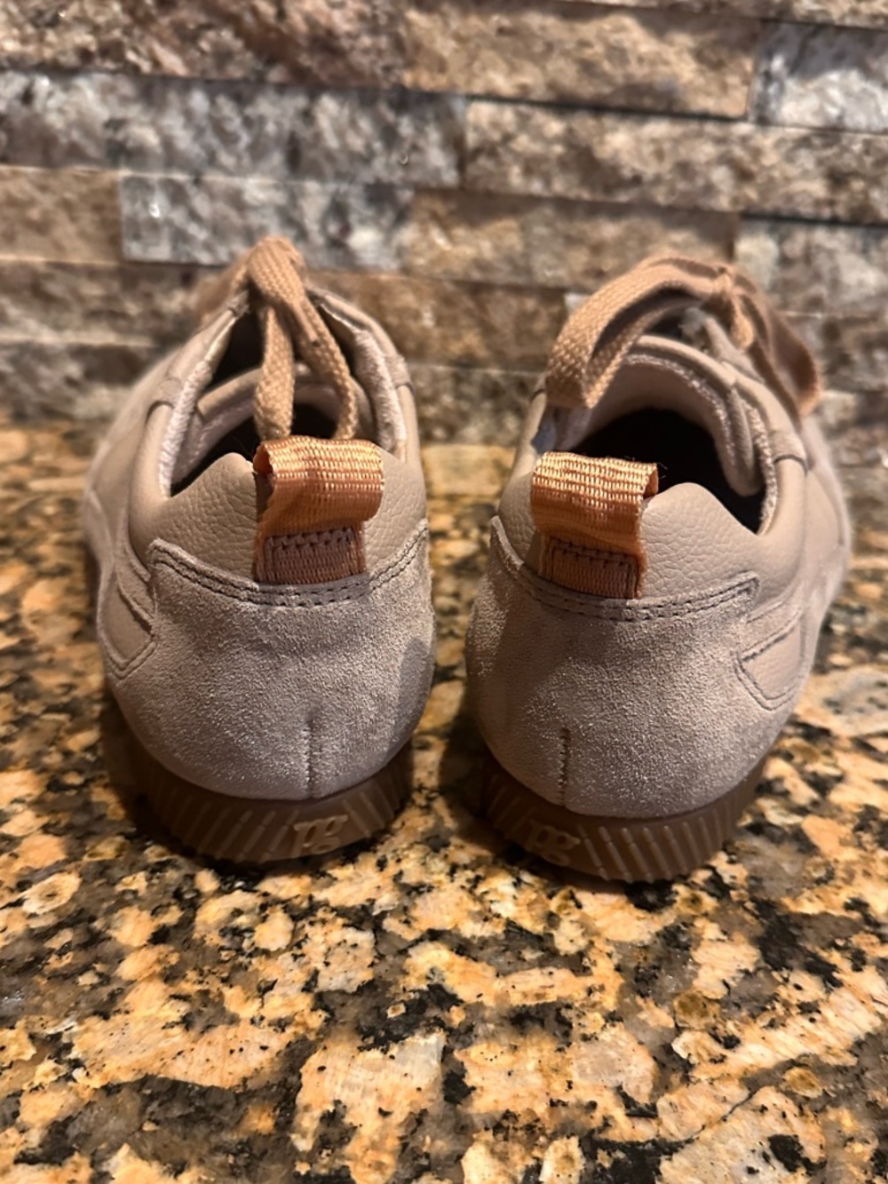PAUL GREEN
Chantel Sneaker - Picture 11 of 15